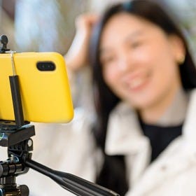 China wants to control how its famous livestreamers act and dress | MIT Technology Review China wants to control how its famous livestreamers act and dress | MIT Technology Review